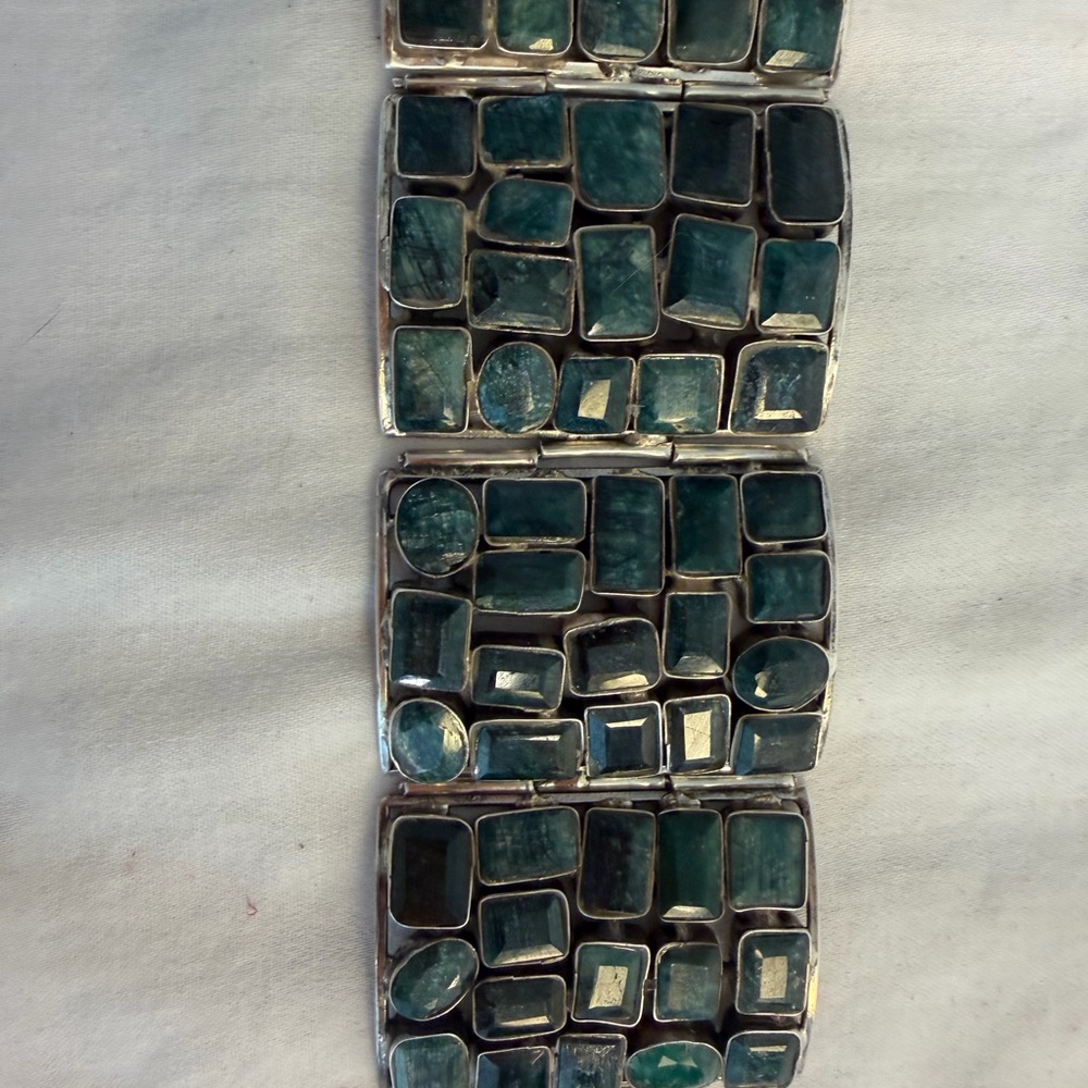 Elegant Silver and Emerald 250+ Karats Bracelet